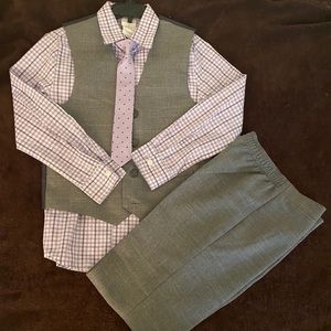 4pc Van Heusen boys suit